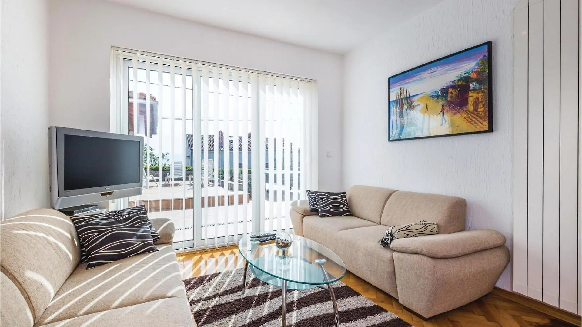 Gorgeous Apartment In Lovran With Jacuzzi